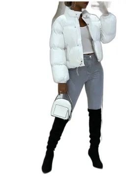 Doudoune blanche courte à manches longues et col montant couleur hyper tendance parfaite pour lhiver