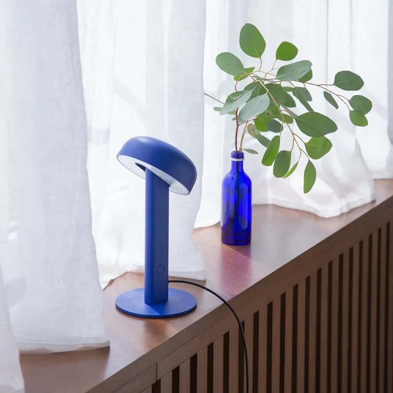 Lampe à poser     NOD Bleu Majorelle           TIPTOE